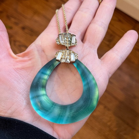 ALEXIS BITTAR TEAL LUCITE HORSESHOE NECKLACE W/ BAGUETTE + CHANNEL SET CRYSTALS - Picture 4 of 7